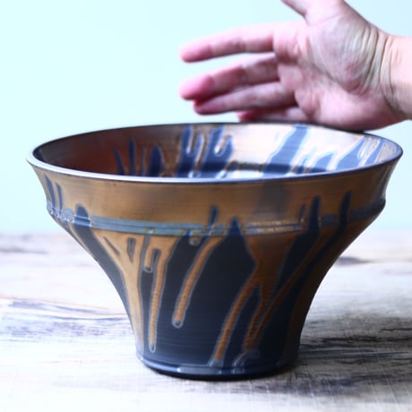 Yuta  Uchida 〝gold  glaze″   /   humanity pot       no.80281