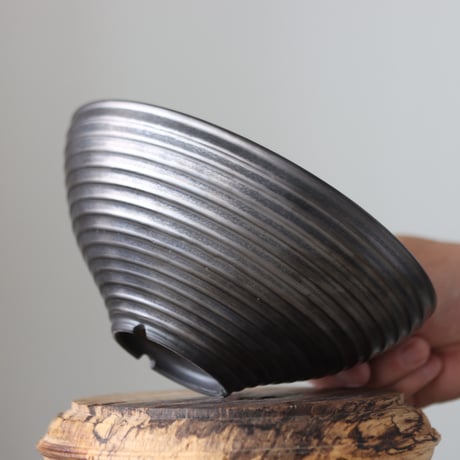 Yuta Uchida / black glaze melt / humanity pot     no.512-96