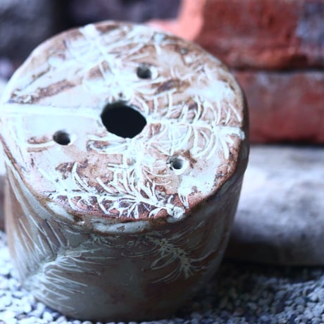 Mie  Maeda 〝seals″   /   humanity pot       no.51031