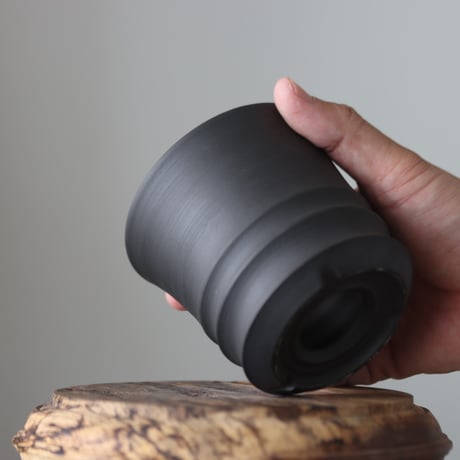 Yuta Uchida / black clay / humanity pot     no.512-65