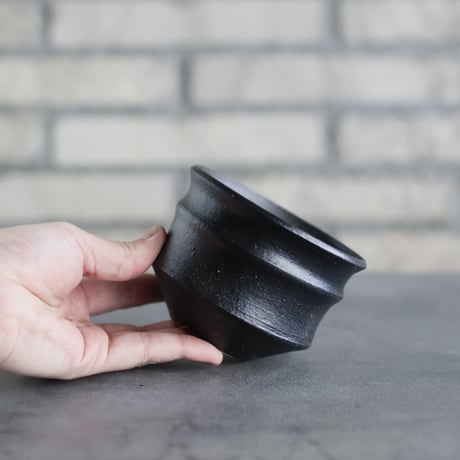 Yuta Uchida / black clay (3.5号鉢)  no.125-29