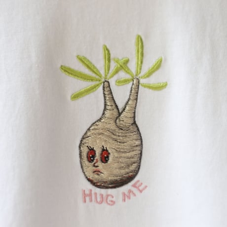 humanity×MENOSYAMA 【poorpatch T-shirt】long T-shirt / HUG ME (ホワイト) 予約販売