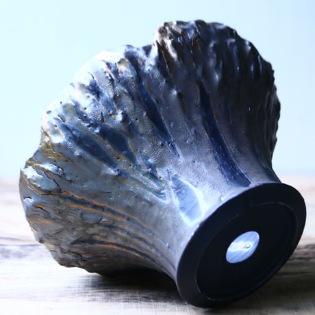 Yuta  Uchida 〝gold  glaze monst″   /   humanity pot       no.80289