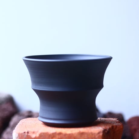 Yuta  Uchida 〝black  clay″   /   humanity pot       no.510-25