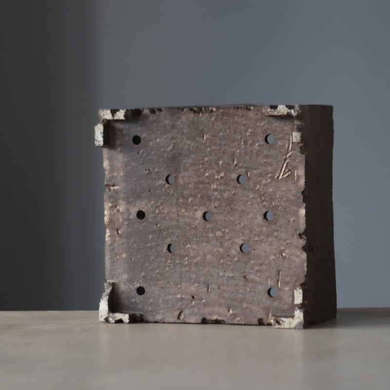 たけろうポット/ 角鉢 / ムシクイ / テツ / Big no.105-74 | 芽の巣山