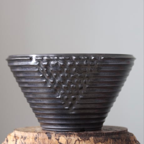 Yuta Uchida / black glaze melt / humanity pot     no.512-92