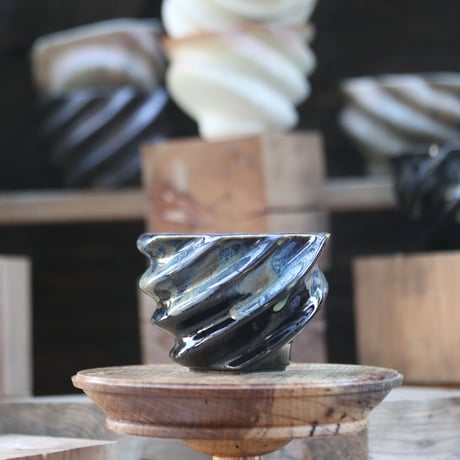 P&A ceramic ware / spiral pot 　no.108-105
