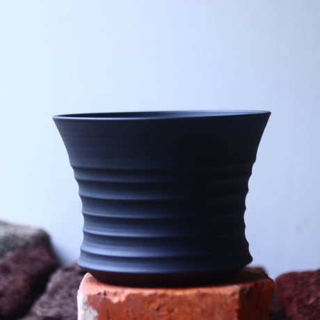 Yuta  Uchida 〝black  clay″   /   humanity pot       no.510-13