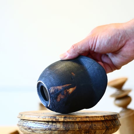 Kaori Ono〝blacca″ / humanity pot    no521-O11