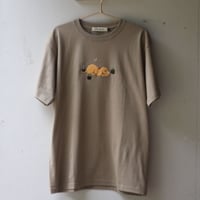 humanity×MENOSYAMA 【poorpatch T-shirt】PUPPYDOG (サンドカーキ)    予約販売