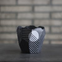 たけろうポット/ 角鉢 / ムシクイ / テツサビ / M no.1006-39 | 芽の巣山