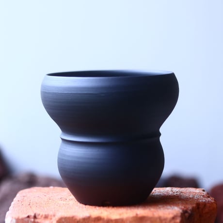 Yuta  Uchida 〝black  clay″   /   humanity pot       no.510-39