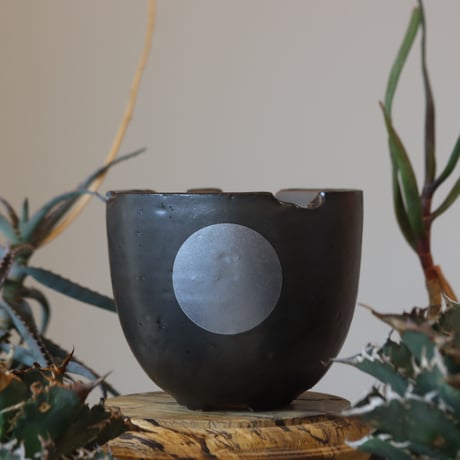 N/OH 澪標 S – 海の月/black 植木鉢 CATEGORY 陶器鉢 | 芽の巣山