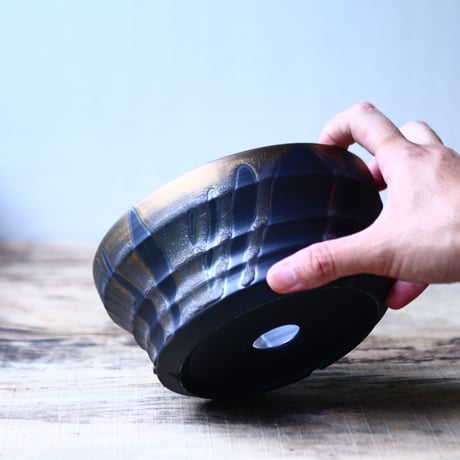 Yuta  Uchida 〝gold  glaze″   /   humanity pot       no.80263
