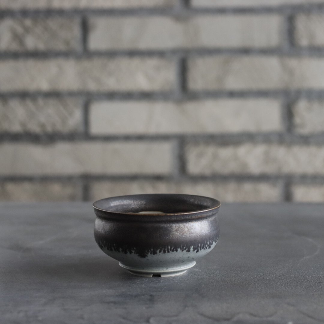 コレクター収集品　タイ　スワンカローク　鉄絵草花紋僧侶托鉢鉢　13～15世紀 コレクター収集品 タイ スワンカローク 鉄絵草花紋僧侶托鉢鉢 13～15世紀