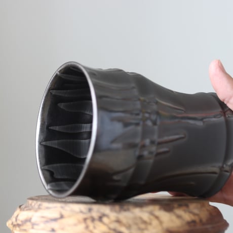 Yuta Uchida / black glaze / humanity pot     no.512-76