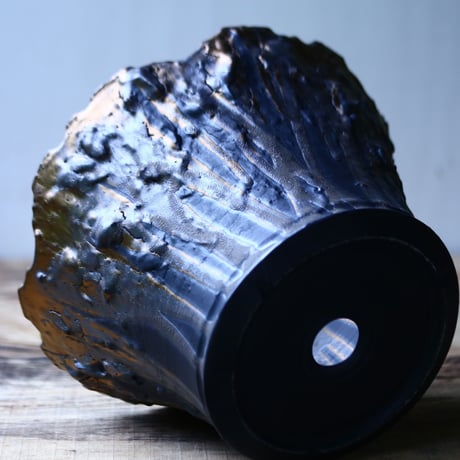 Yuta  Uchida 〝gold  glaze monst″   /   humanity pot       no.80290