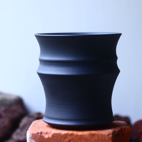 Yuta  Uchida 〝black  clay″   /   humanity pot       no.510-28