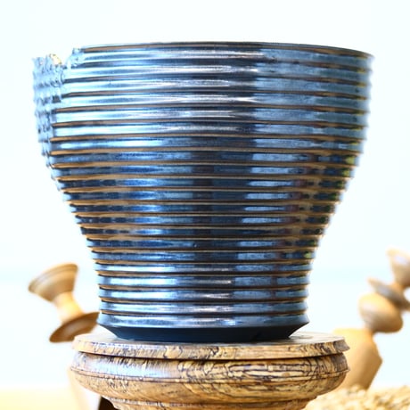 Yuta Uchida〝black glaze melt″ / humanity pot    no514-U38