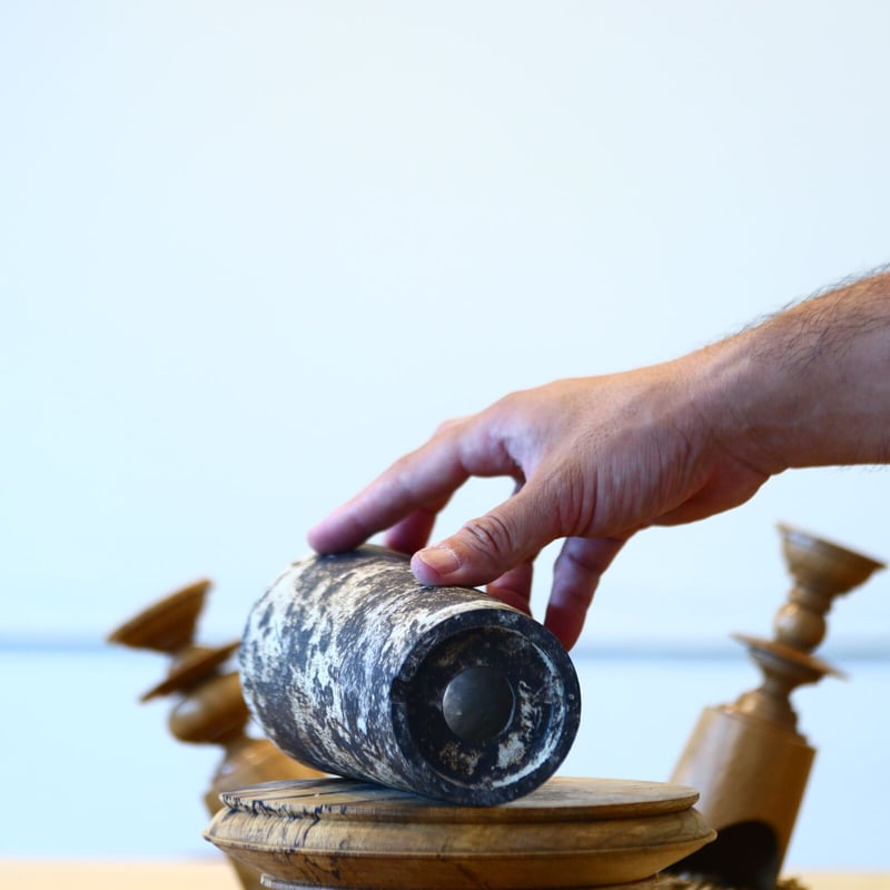 たけろうポット / シロサビ no.702-10 | 芽の巣山