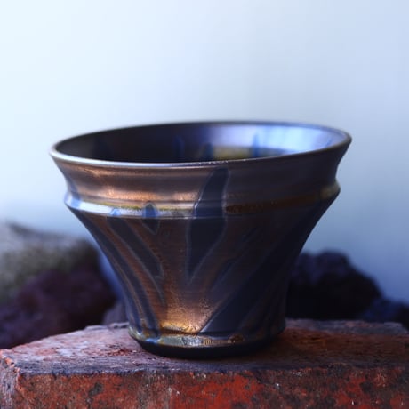 Yuta  Uchida 〝gold  glaze″   /   humanity pot       no.42555