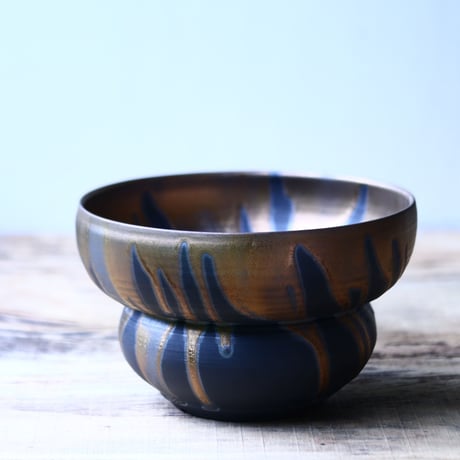 Yuta  Uchida 〝gold  glaze″   /   humanity pot       no.80276
