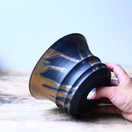 Yuta  Uchida 〝gold  glaze″   /   humanity pot       no.80262