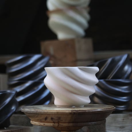 P&A ceramic ware / spiral pot 　no.108-109
