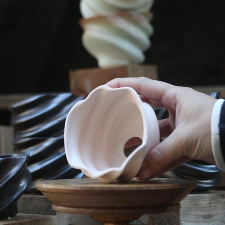 P&A ceramic ware / spiral pot 　no.108-109