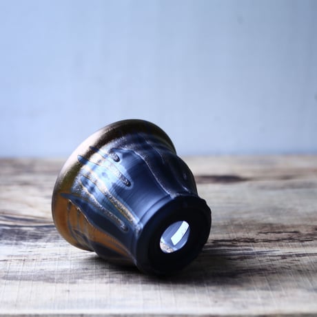 Yuta  Uchida 〝gold  glaze″   /   humanity pot       no.80233