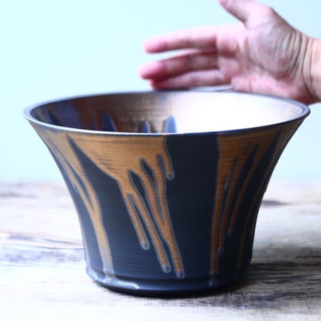 Yuta  Uchida 〝gold  glaze″   /   humanity pot       no.80280