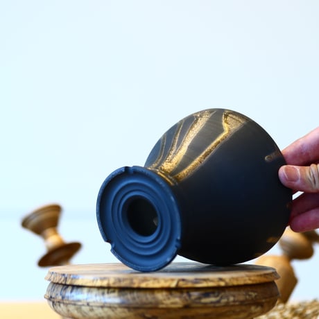 Yuta Uchida〝gold glaze″ / humanity pot    no514-U3