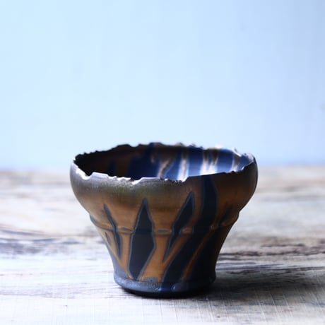 Yuta  Uchida 〝gold  glaze″   /   humanity pot       no.80258