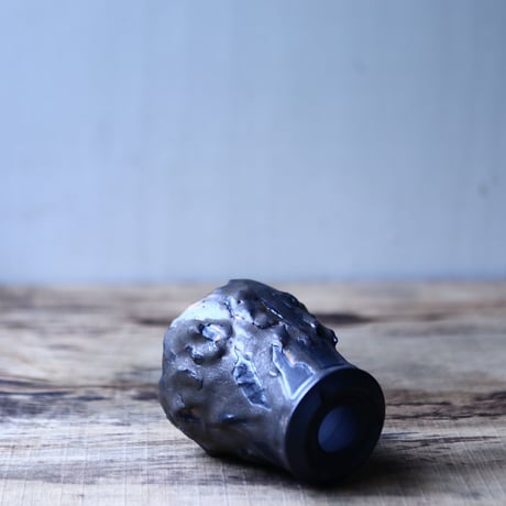 Yuta  Uchida 〝gold  glaze monst″   /   humanity pot       no.80284