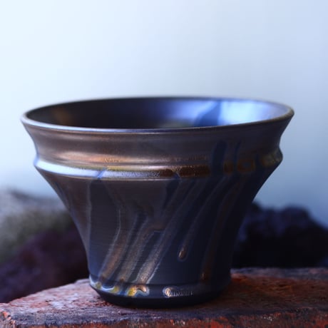 Yuta  Uchida 〝gold  glaze″   /   humanity pot       no.42555