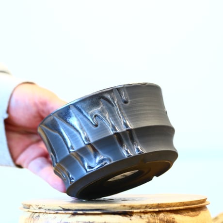 Yuta Uchida / black glaze / humanity pot    no.1231-17