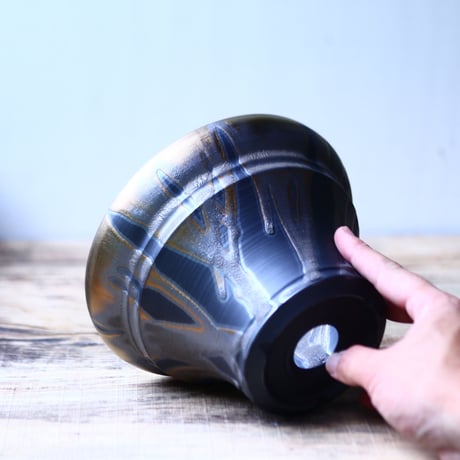 Yuta  Uchida 〝gold  glaze″   /   humanity pot       no.80267