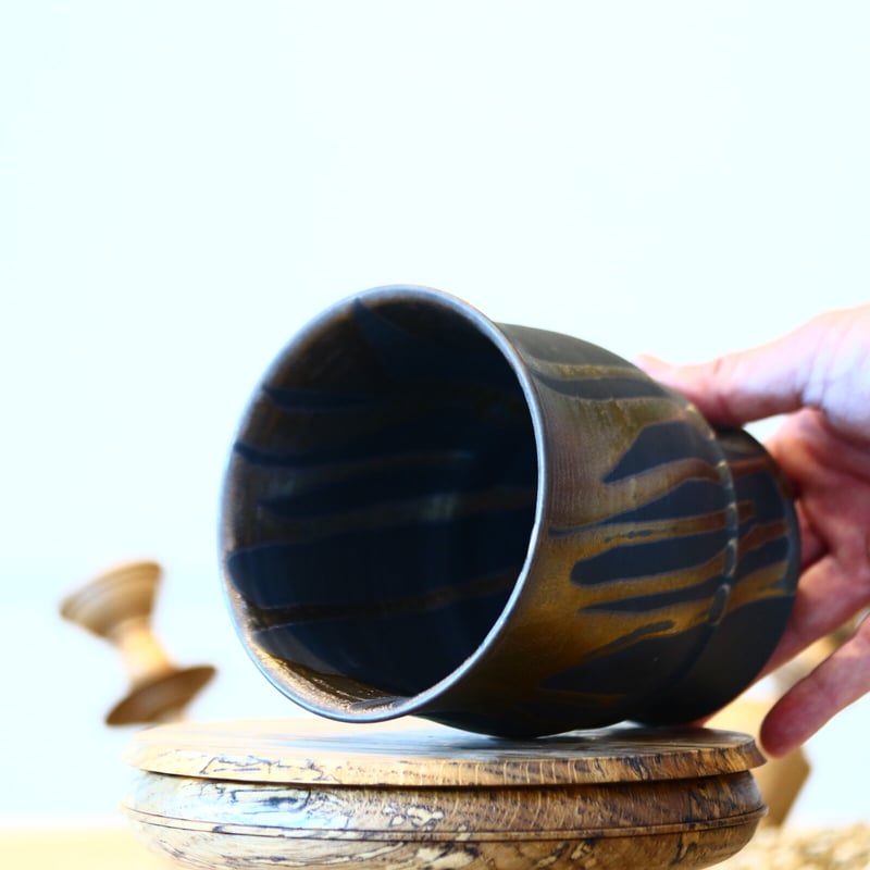 Yuta Uchida / gold glaze / humanity pot