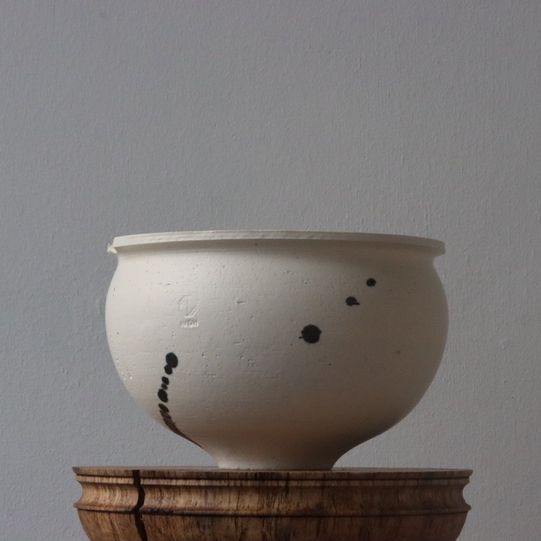 N/OH / コロ鉢 / matt white (dripping/呉須) / S (5号)