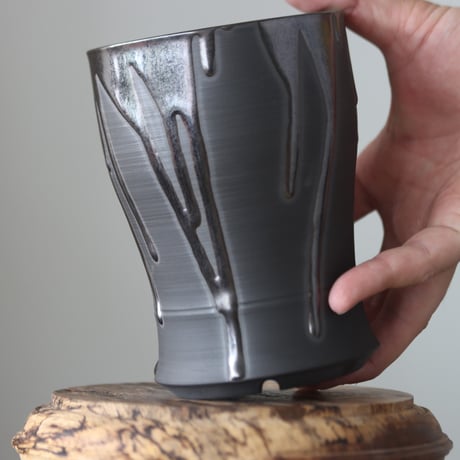 Yuta Uchida / black glaze / humanity pot     no.512-75