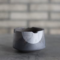 たけろうポット 角鉢 ムシクイ テツサビ たけろうポット/ 角鉢 / ムシクイ / テツサビ / M no.1006-39 | 芽の巣山