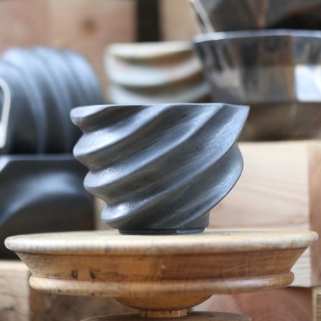 P&A ceramic ware / spiral pot    no.814-P4