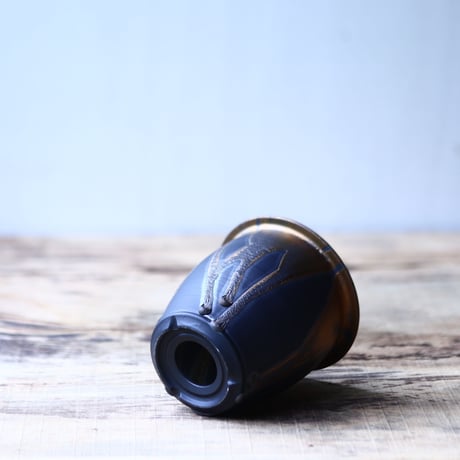 Yuta  Uchida 〝gold  glaze″   /   humanity pot       no.80201