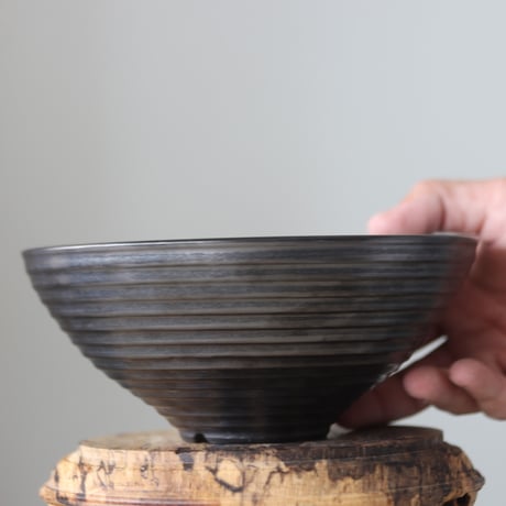 Yuta Uchida / black glaze melt / humanity pot     no.512-96