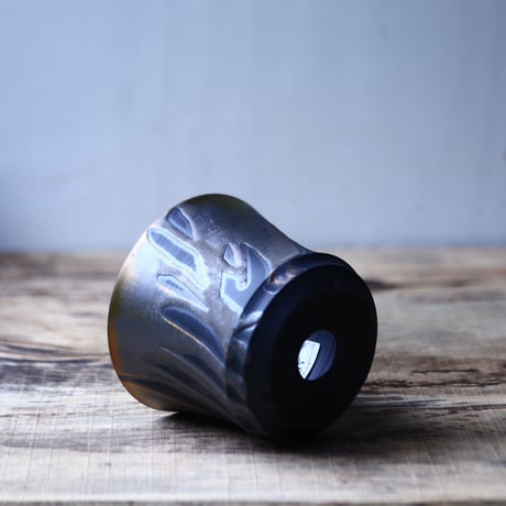 Yuta  Uchida 〝gold  glaze″   /   humanity pot       no.80235