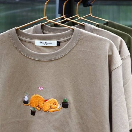 humanity×MENOSYAMA 【poorpatch T-shirt】PUPPYDOG (サンドカーキ)    予約販売