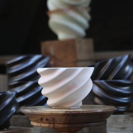 P&A ceramic ware / spiral pot 　no.108-108