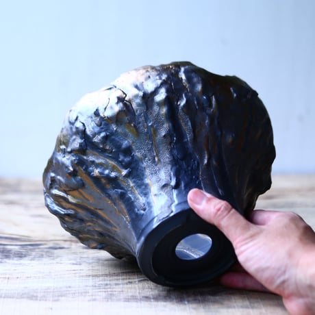 Yuta  Uchida 〝gold  glaze monst″   /   humanity pot       no.80287