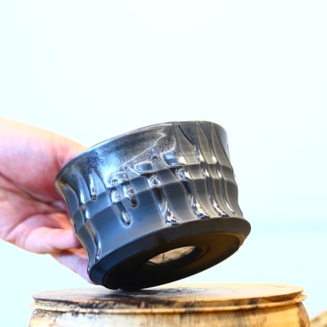 Yuta Uchida / black glaze / humanity pot    no.1231-16