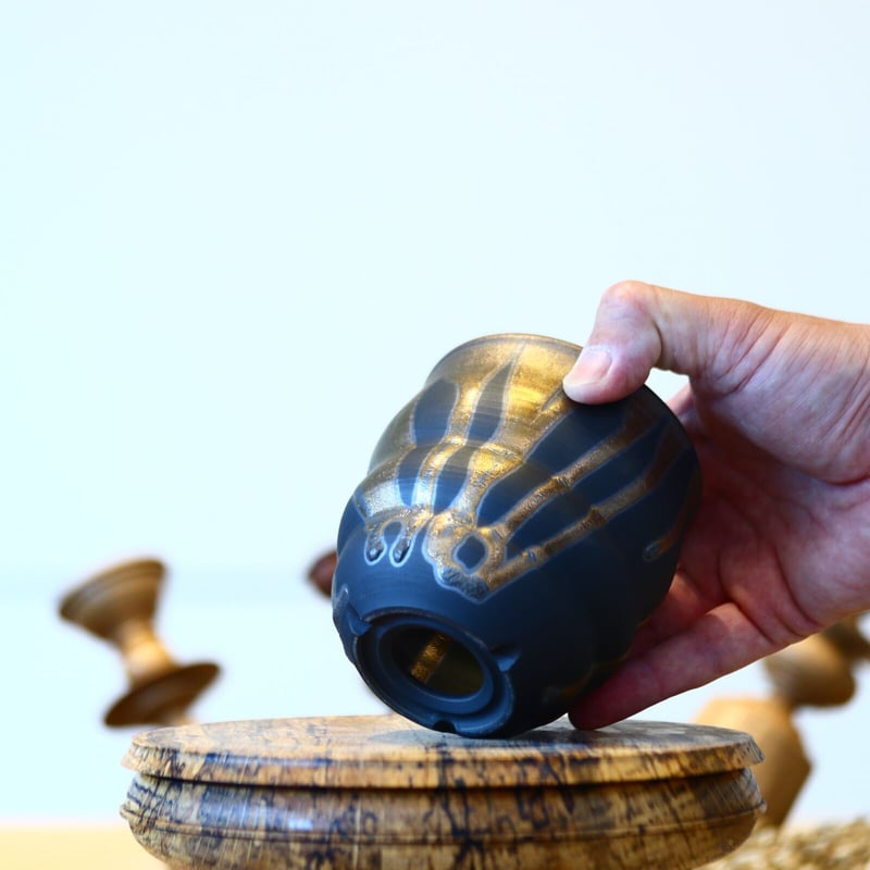 Yuta Uchida / gold glaze / humanity pot